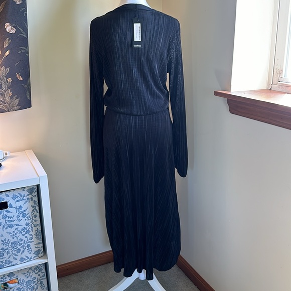 NWT - Boohoo- Women's Black Plisse Plunge Bodycon Midi Dress - Size 16 - Picture 7 of 14